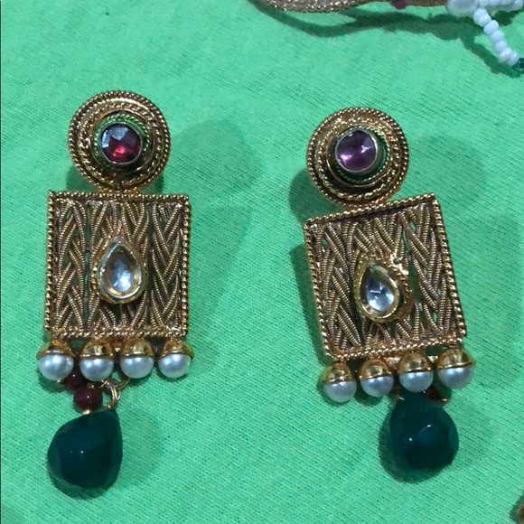 Necklace - Picture 3 of 7